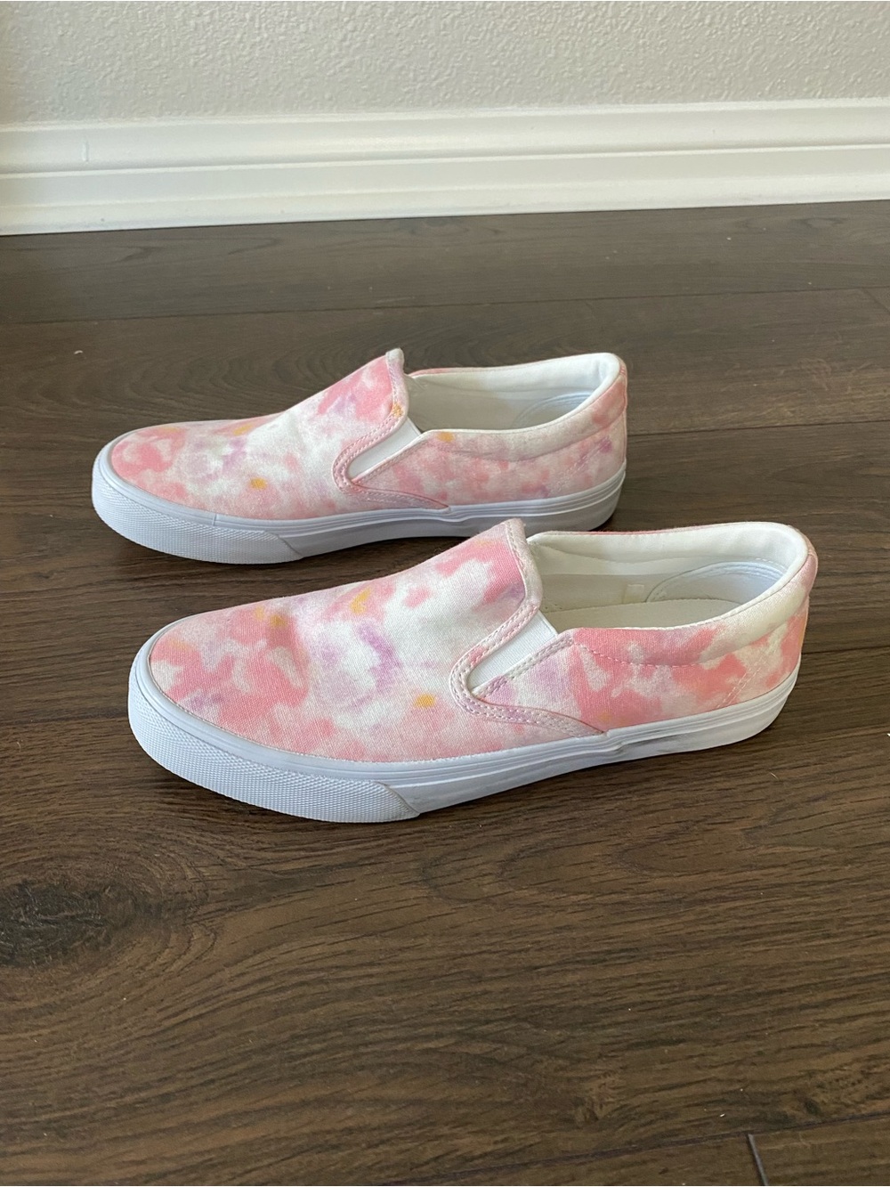 NWOT No Boundaries Slip-On Sneakers - Pink Tie-Dye - Picture 1 of 11